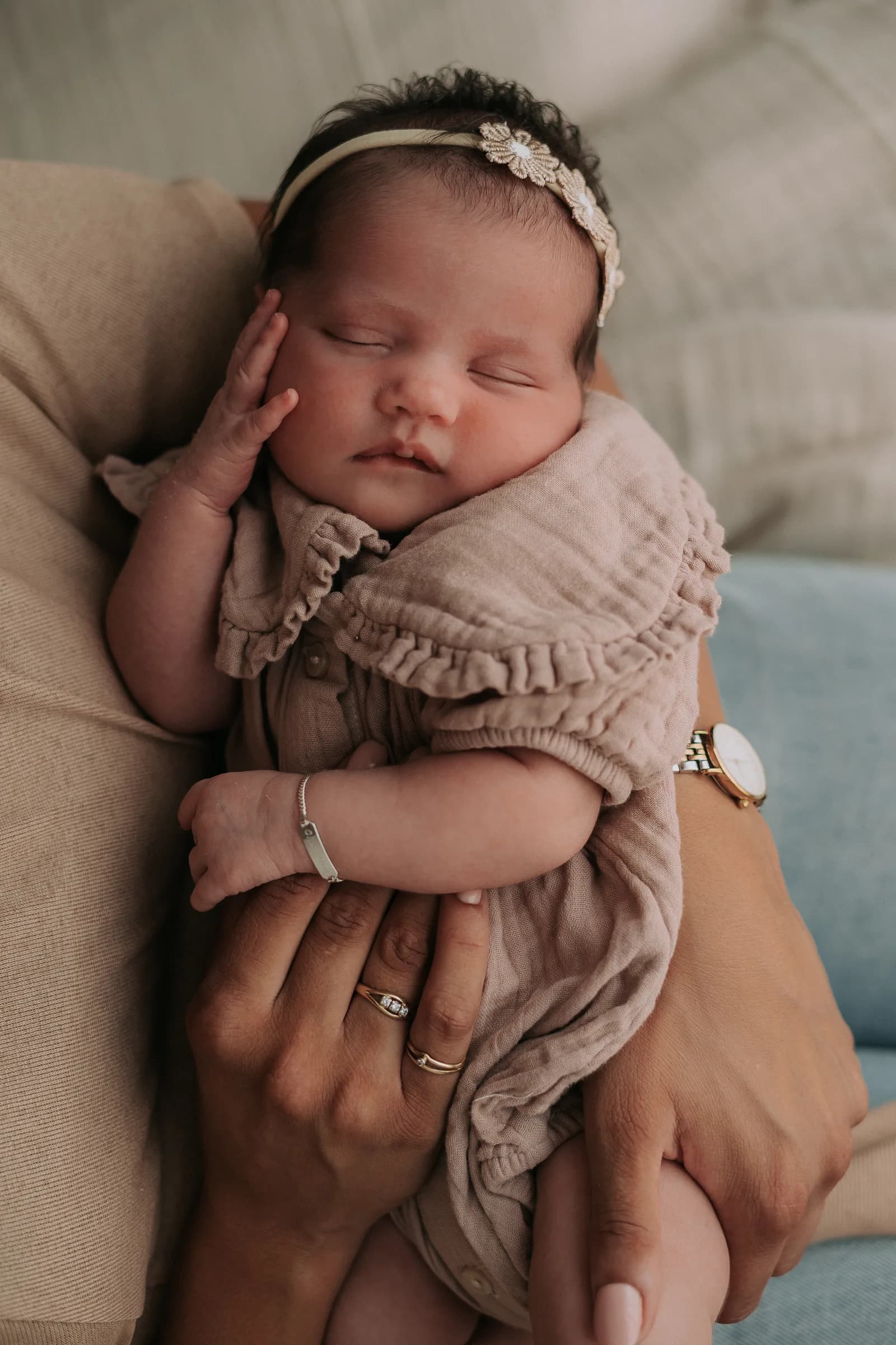 Een kijkje bij een knusse newbornshoot in hartje Alkmaar 1